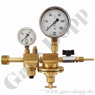 Flaschendruckminderer Helium Argon Edelgas 200 bar 2-stufig bis 100 mbar regelbar - Anschluss W21,8x1/14" DIN 477-1 Nr.6 - Ausgang G 1/4" AG + 6 mm Schlauchtülle - Messing