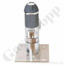 Labor Entnahmedruckminderer auf Wandplatte mit Absperrventil - Messing verchromt - max. 40 bar / 0,1 - 4,0 bar regelbar - Eingang 6 mm KRV oben - Ausgang 6 mm KRV unten - GCE DRUVA EMD310001