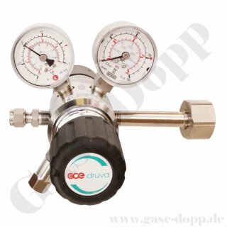 Flaschendruckminderer Helium 300 bar 2-stufig bis 10 bar regelbar - Anschluss W30x2" DIN 477-5 Nr.54 Handanschluss - Ausgang 6 mm KRV - 20 m³/h - Messing verchromt 6.0 - GCE Druva CPLH0DJ
