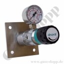 Labor Entnahmestelle auf Wandplatte mit Absperrventil im Eingang - max. 50 bar - ca. 1,0 - 20 bar regelbar - Eingang 1/4" NPT IG oben - Ausgang 1/4" NPT IG unten - FKM - Messing verchromt 6.0 - GCE DRUVA PLCMVBCWMSP