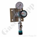 Labor Entnahmestelle auf Wandplatte mit Absperrventil im Eingang + Regulierventil im Ausgang 90° nach vorn - max. 50 bar - 0,5 - 10 bar regelbar - Eingang 1/4" NPT IG oben - Ausgang 1/4" NPT IG vorn - FKM - Messing verchromt 6.0 - GCE DRUVA PLCMVBC
