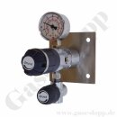Labor Entnahmedruckminderer auf Wandplatte mit Absperr- & Regulierventil - max. 50 bar / 0,1 - 1,5 bar regelbar - Eingang 1/4" NPT IG oben - Ausgang 1/4" NPT IG unten - FKM - Messing verchromt  - GCE DRUVA PLCIVBCWMCP