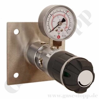 Labor Entnahmedruckminderer auf Wandplatte mit Absperrventil - Messing verchromt - max. 50 bar / 0,3 - 4,0 bar regelbar - Eingang 6 mm KRV oben - Ausgang 6 mm KRV unten - GCE DRUVA PLCIVBCWMCPEXC2NB101M06SM06S1