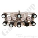 Entspannungsstation - halbautomatische Umschaltung - 300 bar - bis 14 bar regelbar - 2-stufig - 2 Eingänge 1/4" NPT IG - Ausgang 1/4" NPT IG + Absperrventil - Eigengasspülung - Induktivmanometer im Ein-+ Ausgang - FKM - Messing verchromt 6.0 - GCE DRUVA